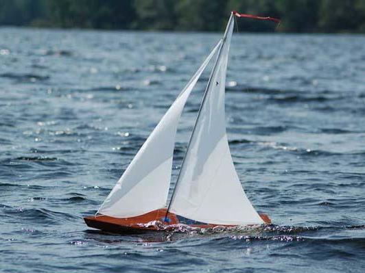 Wooden Sailboat Models: A Beautiful Wooden RC Sailboat Sailing 