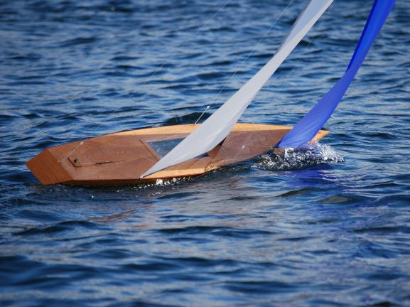 T52 Radio Controlled Racing Sloop