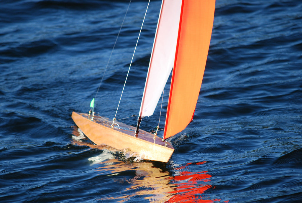 The Tippecanoe T39: High-Performance One-Meter Racing Yacht Kit