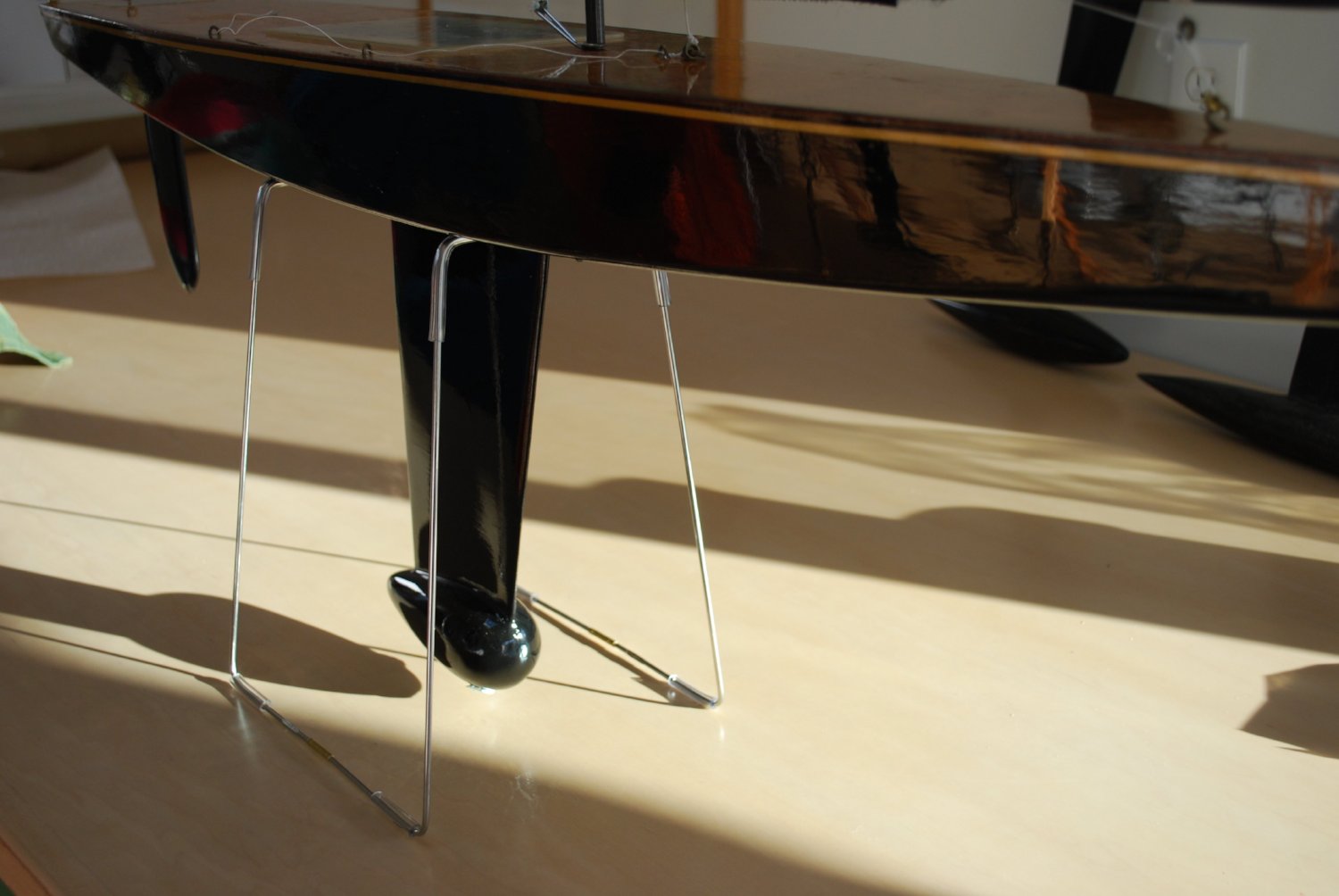 Wooden RC Sailboat Stand: T37 Remote Control Sailboat on Tippecanoe Boats Table Stand