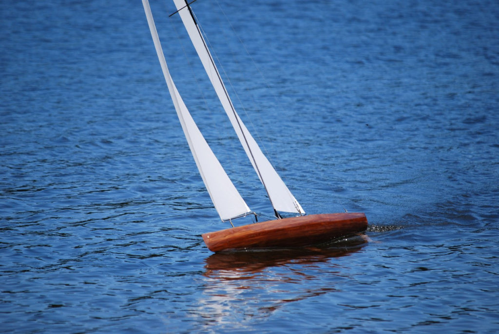 T50 Radio Controlled Racing Sloop