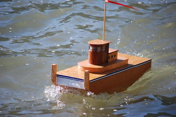 RC Boat: Remote Control Tug Boat