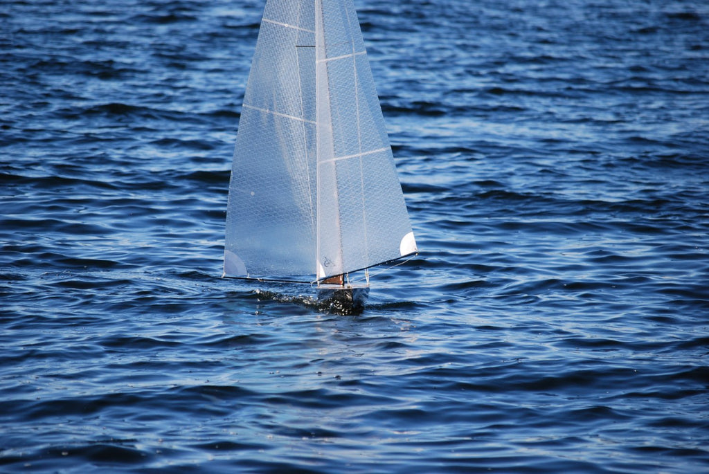 T50 CARBON FIBER Radio Controlled Racing Sloop