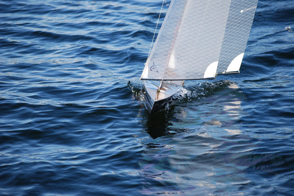 T50 CARBON FIBER Radio Controlled Racing Sloop