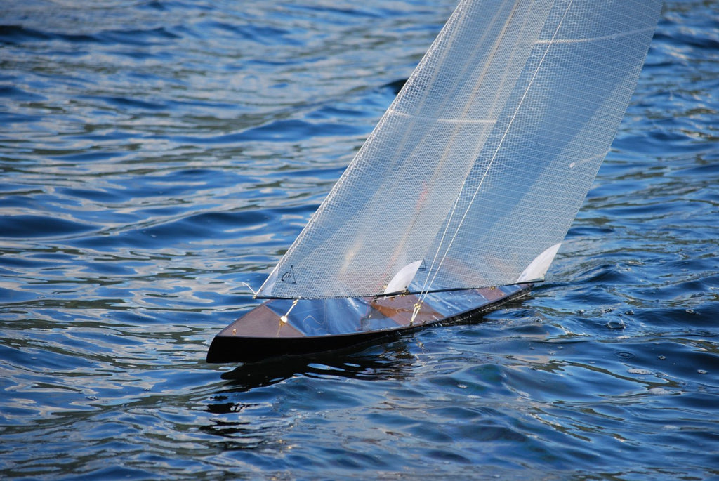 T50 CARBON FIBER Radio Controlled Racing Sloop