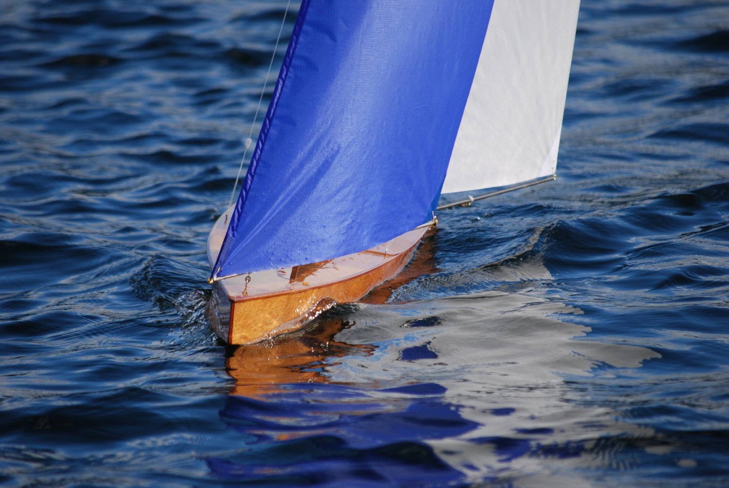 T52 Radio Controlled Racing Sloop