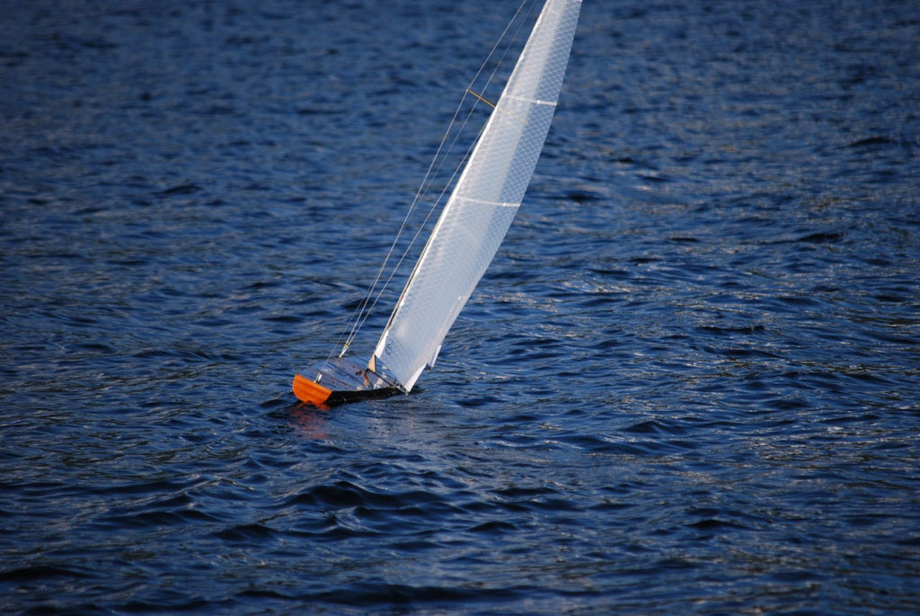 T50 CARBON FIBER Radio Controlled Racing Sloop