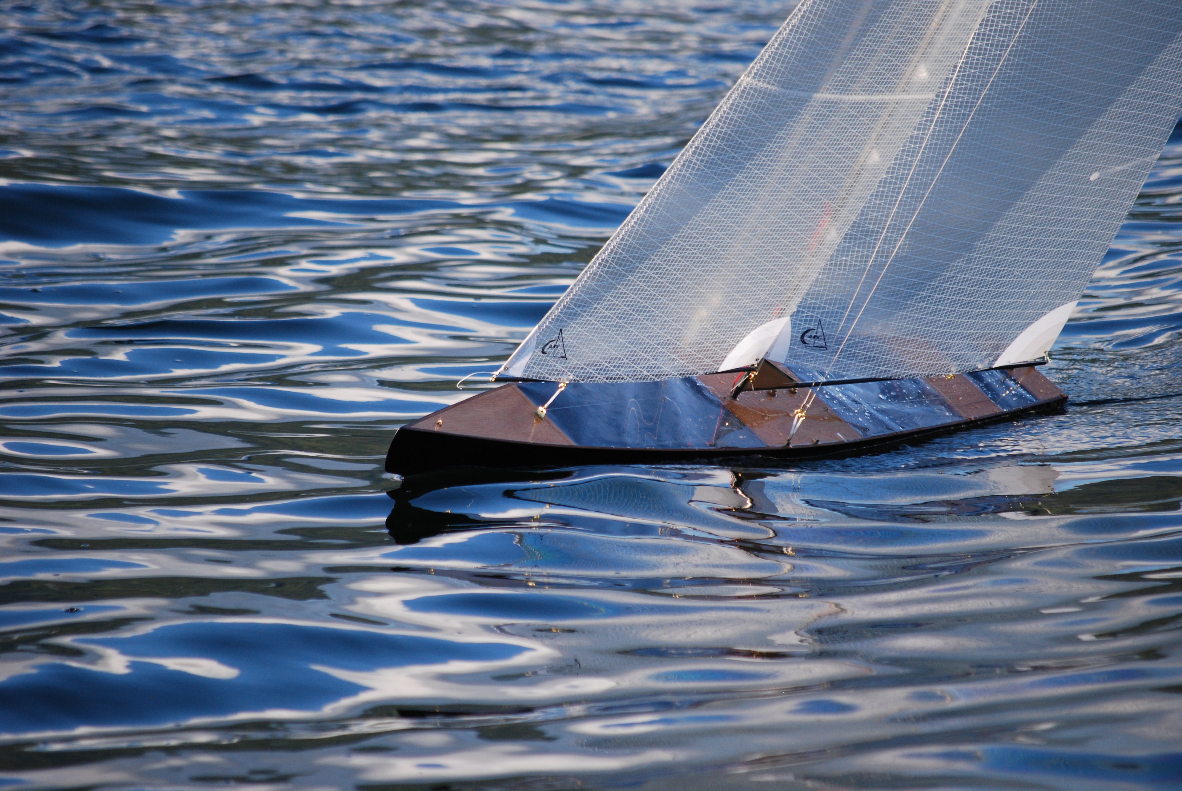 T50 CARBON FIBER Radio Controlled Racing Sloop