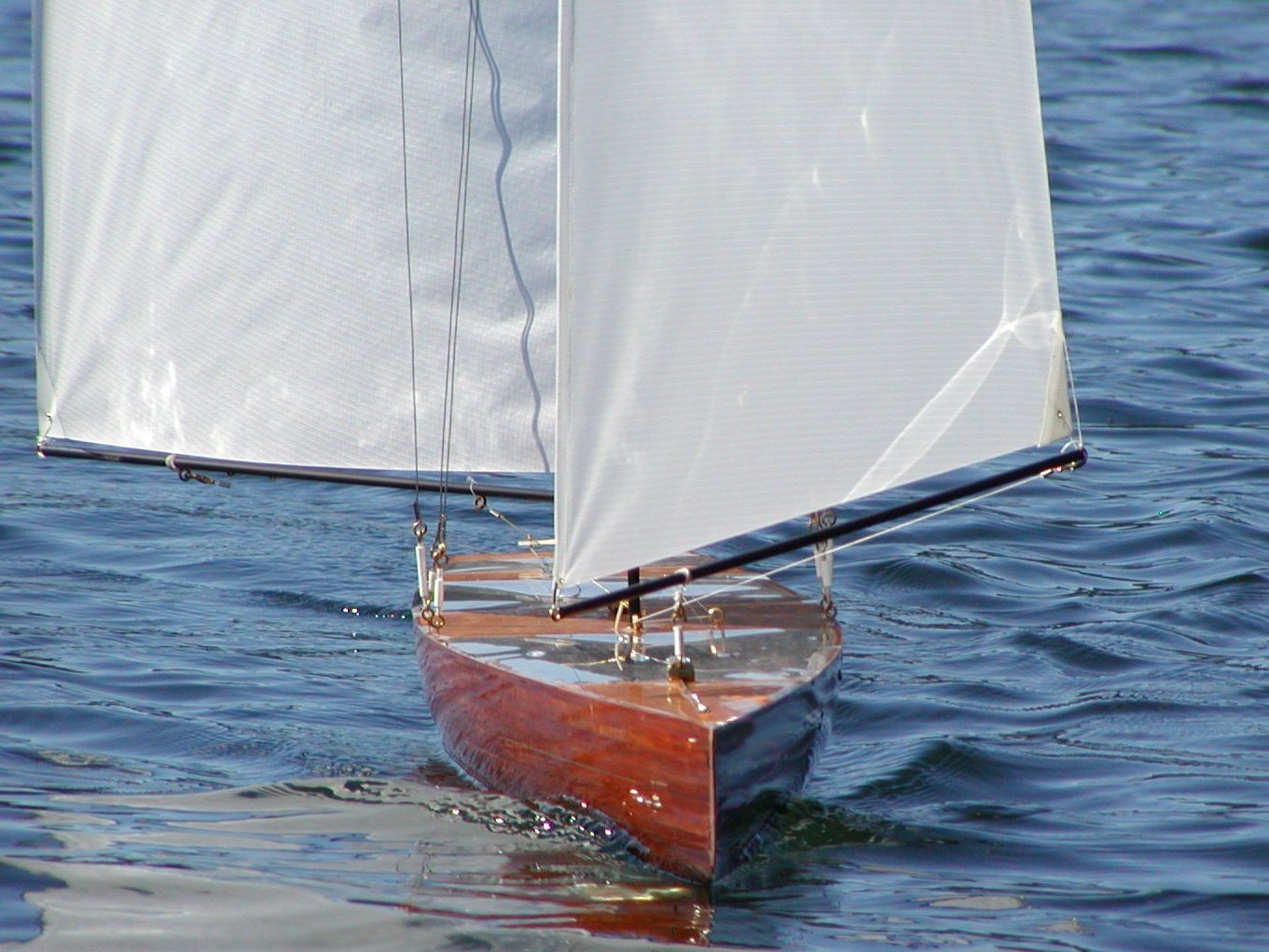 T50 Radio Controlled Racing Sloop
