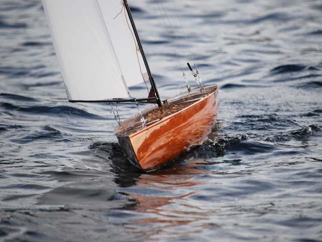 T65 Radio Controlled Racing Sloop