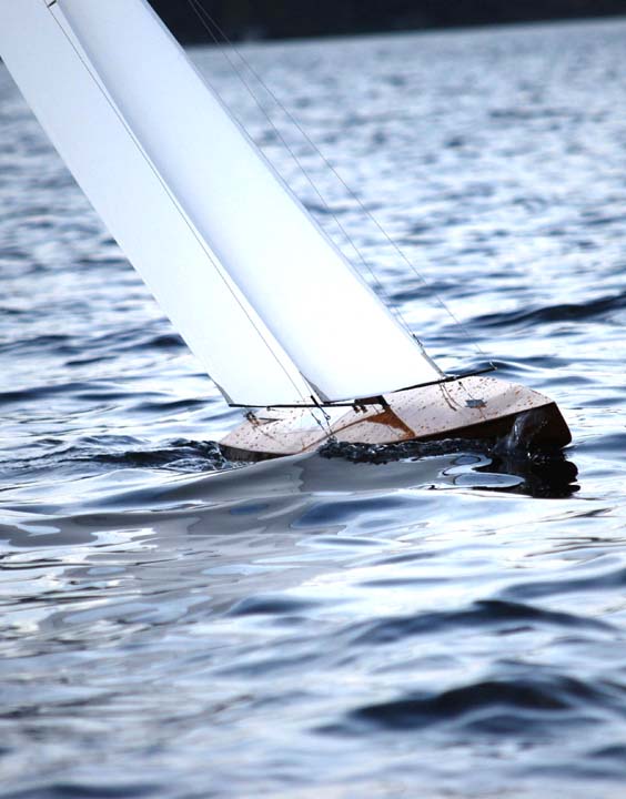 T65 Radio Controlled Racing Sloop
