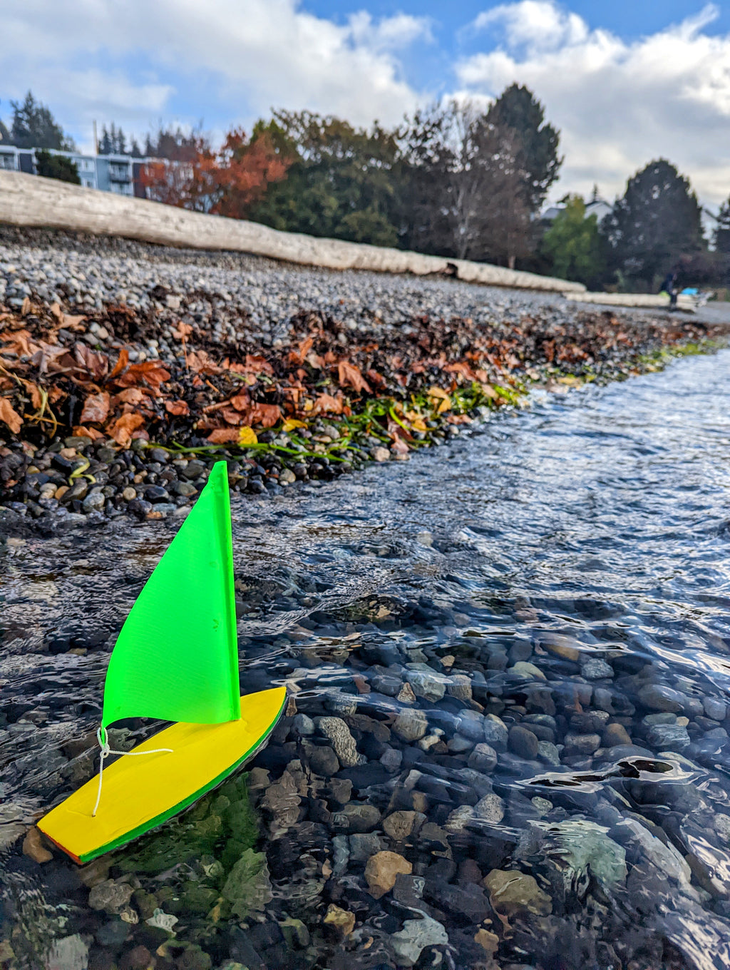 9 Paintable Toy Boat Kit - Handcrafted wooden sailboat for kids.